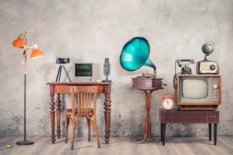 Antique Floor Lamp: Identification, Valuation, And Buying Guide (2024 Updated)