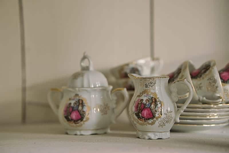 Identifying Valuable Antique China