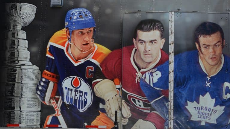 13 Most Valuable Hockey Cards (1979 O-Pee-Chee Wayne Gretzky Rookie #18 Was Sold For $1,290,000)